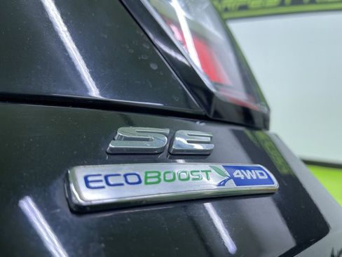 Used 2018 Ford Escape SE w/ SE Sport Appearance Package image 15