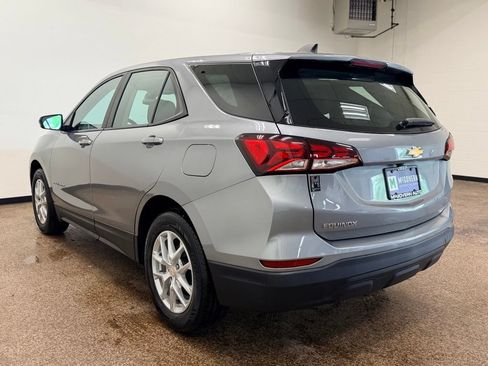 Used 2023 Chevrolet Equinox LS FWD image 3