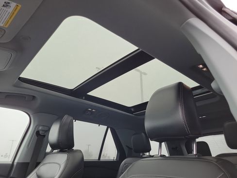 Used 2022 Ford Explorer Limited w/ Equipment Group 301A image 22