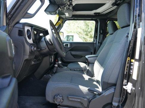 Used 2024 Jeep Wrangler Sport S image 13