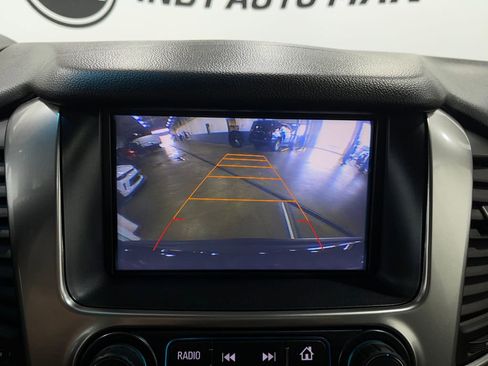 Used 2017 Chevrolet Suburban LT image 11