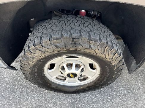 Used 2024 Chevrolet Silverado 2500 W/T w/ WT Convenience Package image 11