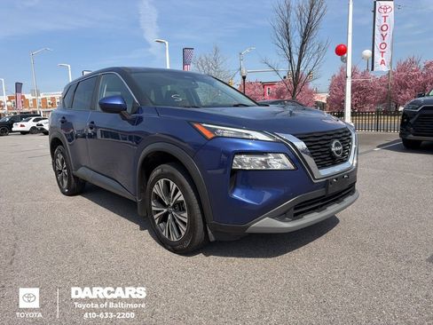 Used 2023 Nissan Rogue SV image 1