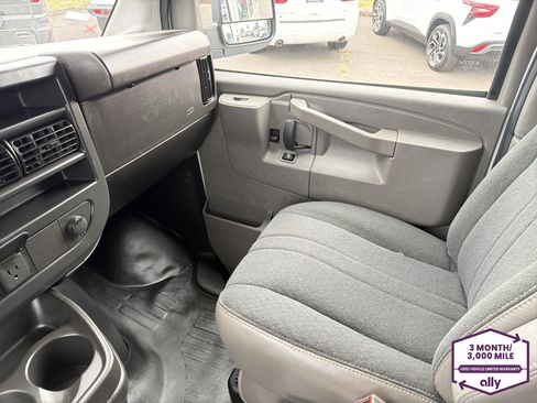 Used 2025 Chevrolet Express 2500 w/ Driver Convenience Package RWD image 22