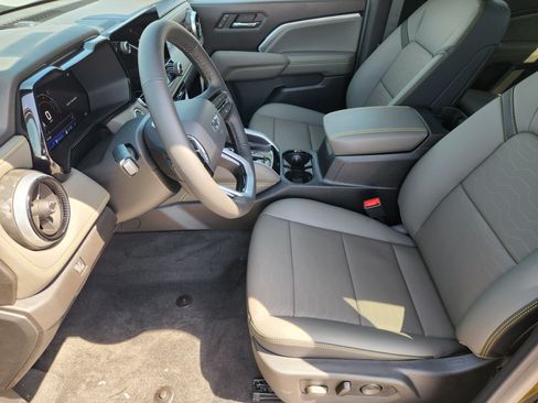 New 2026 Chevrolet Colorado ZR2 w/ Technology Package AWD/4WD image 10