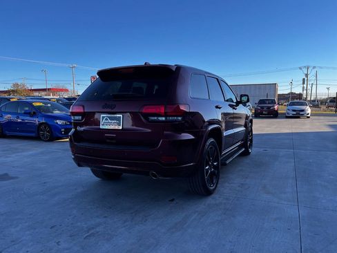 Used 2019 Jeep Grand Cherokee Altitude image 4