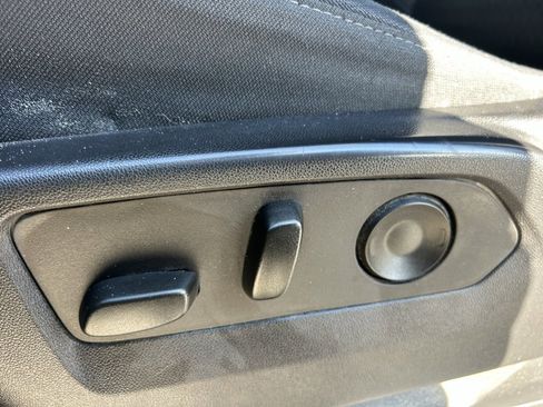 Used 2022 GMC Sierra 1500 Elevation image 11