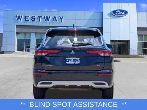 Used 2024 Mitsubishi Outlander SE FWD image 4