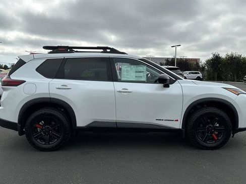 New 2025 Nissan Rogue SV image 3