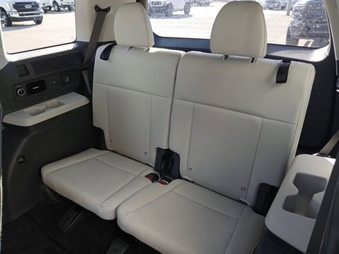 Used 2024 Hyundai Santa Fe Calligraphy image 12