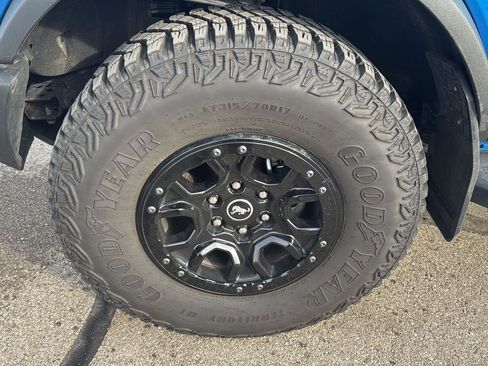 Used 2021 Ford Bronco Wildtrak image 9