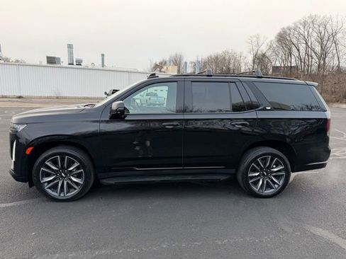 Used 2023 Cadillac Escalade Sport AWD/4WD image 2
