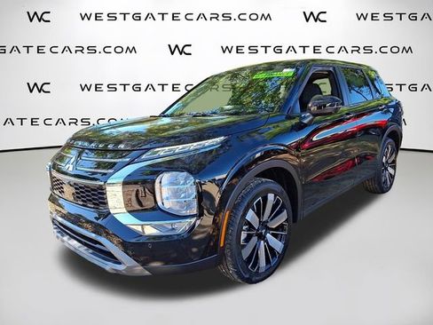 New 2025 Mitsubishi Outlander SE image 1