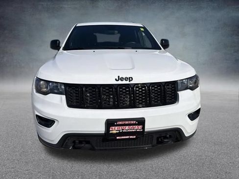 Used 2019 Jeep Grand Cherokee Laredo AWD/4WD image 3