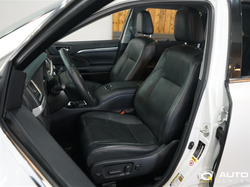 Used 2018 Toyota Highlander Limited Platinum AWD/4WD image 12