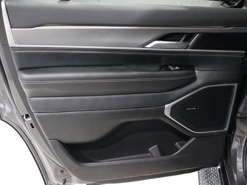 New 2026 Jeep Grand Wagoneer 4WD image 11