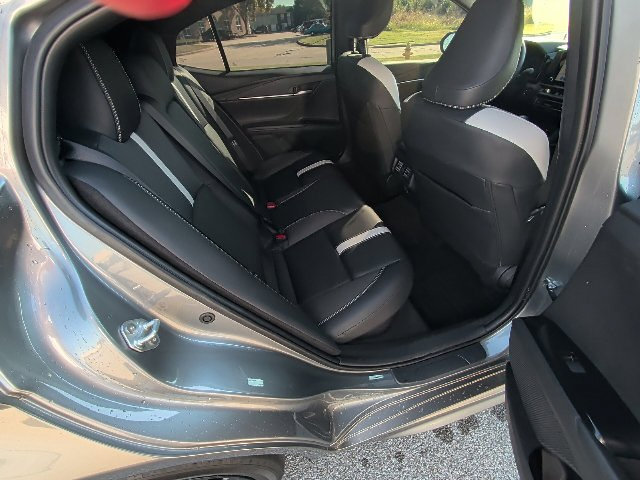 Used 2026 Toyota Camry SE w/ Convenience Package FWD image 4
