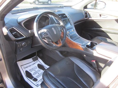 Used 2016 Lincoln MKX Reserve w/ Technology Package image 9