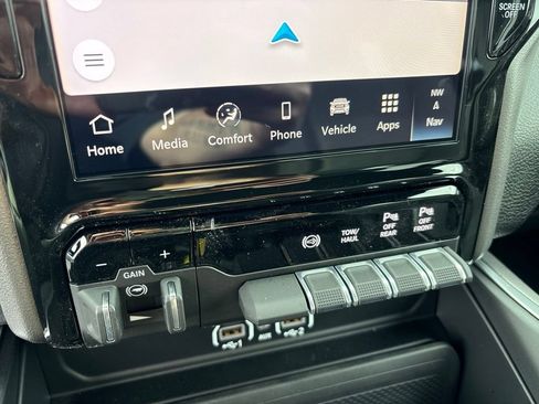 New 2026 RAM 3500 Big Horn AWD/4WD image 18