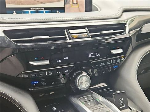 Used 2022 Acura MDX SH-AWD w/ Advance Package image 15