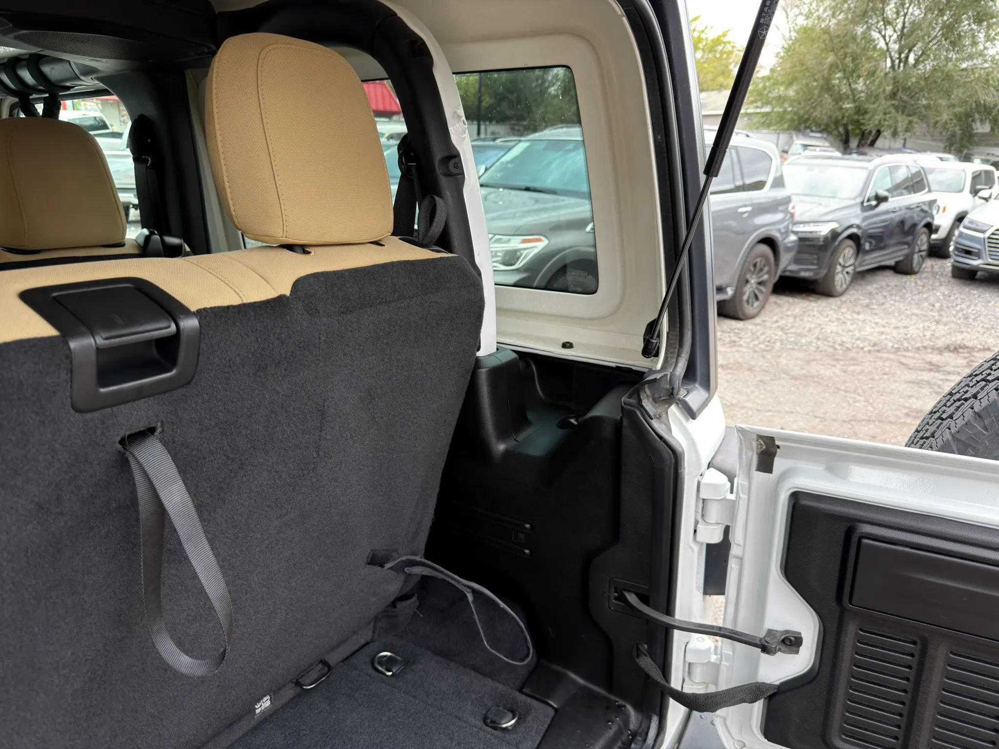 Used 2019 Jeep Wrangler Sport AWD/4WD image 13