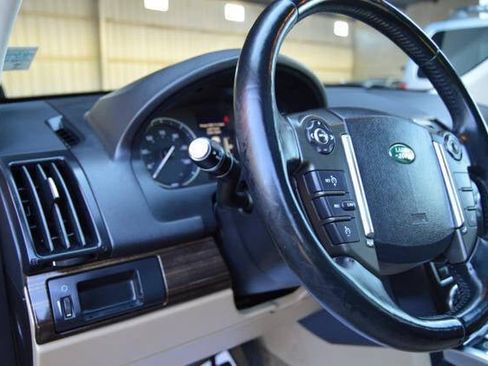 Used 2013 Land Rover LR2 HSE AWD/4WD image 31