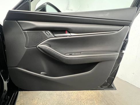 Used 2021 MAZDA MAZDA3 s FWD image 11