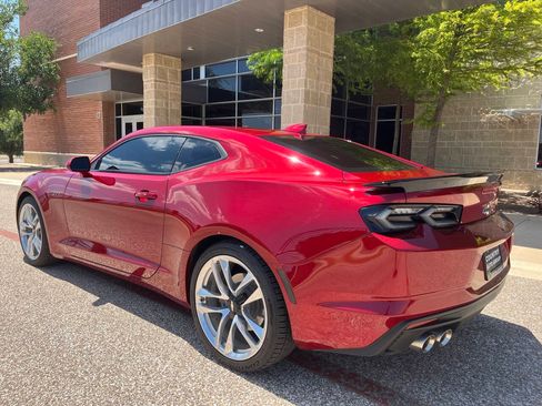Used 2022 Chevrolet Camaro LT RWD image 3