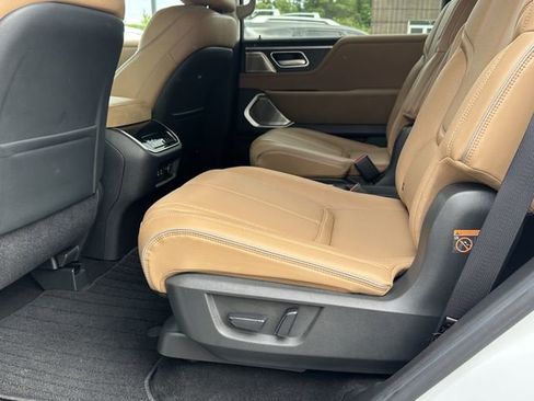 Used 2025 INFINITI QX80 Sensory AWD/4WD image 23