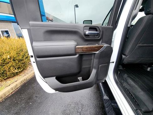 Used 2022 GMC Sierra 2500 SLE w/ SLE Value Package; image 18