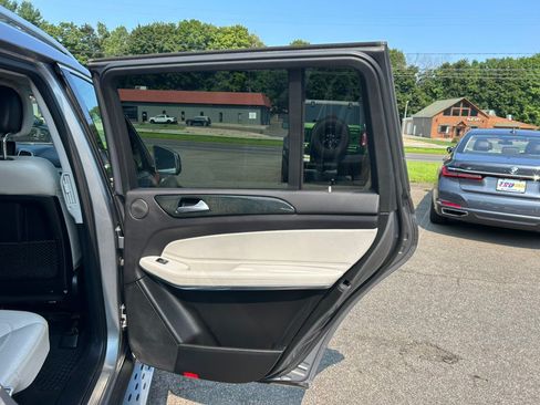 Used 2017 Mercedes-Benz GLS 550 4MATIC image 24