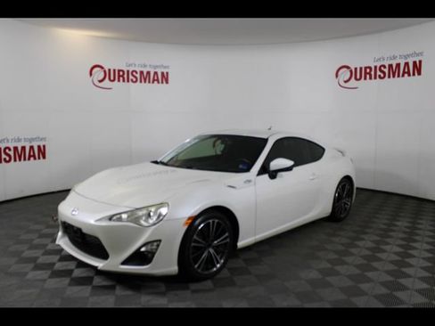 Used 2013 Scion FR-S RWD image 2