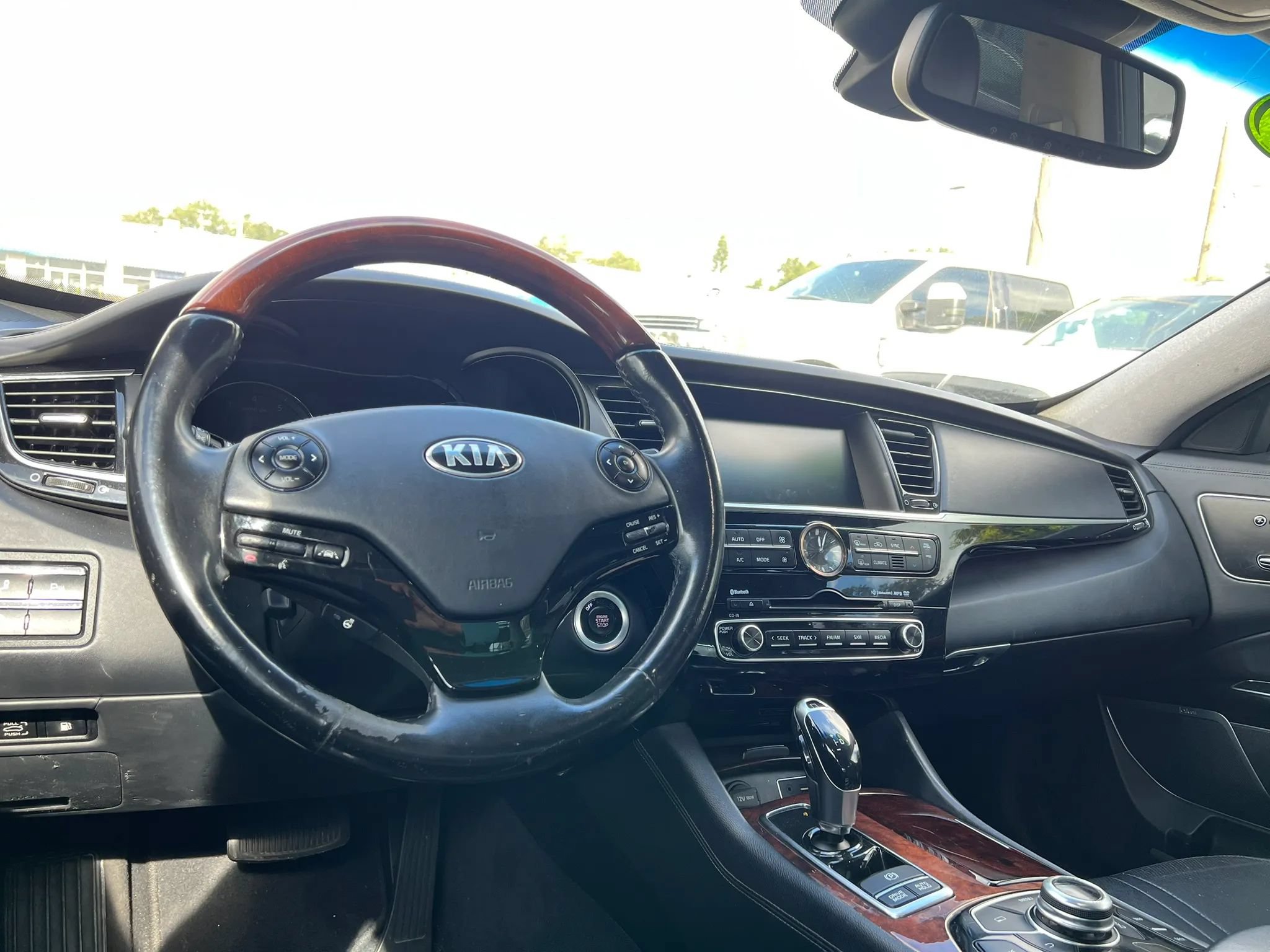 Used 2015 Kia K900 Luxury RWD image 14