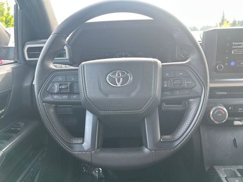 Used 2025 Toyota Tacoma SR5 AWD/4WD image 19