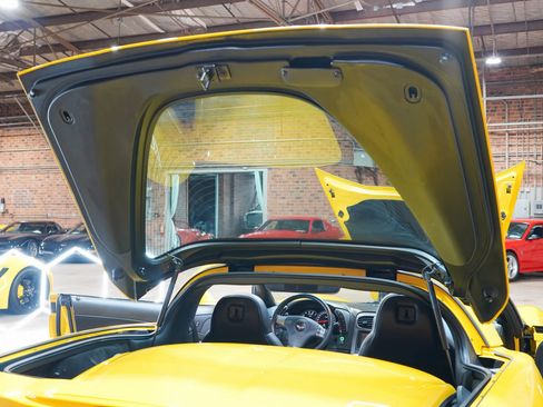 Used 2007 Chevrolet Corvette Coupe w/ Preferred Equipment Group RWD image 29