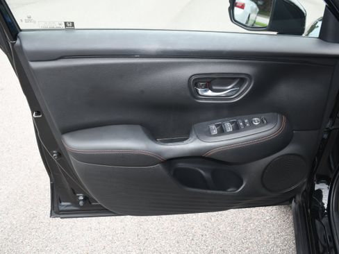 Certified 2025 Honda HR-V Sport image 9