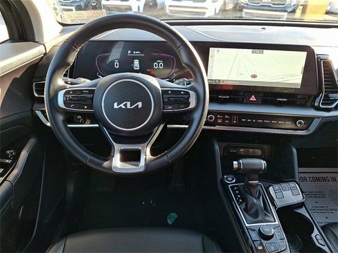 Certified 2025 Kia Sportage EX w/ Premium Package image 10