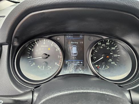 Used 2019 Nissan Rogue SV FWD image 13