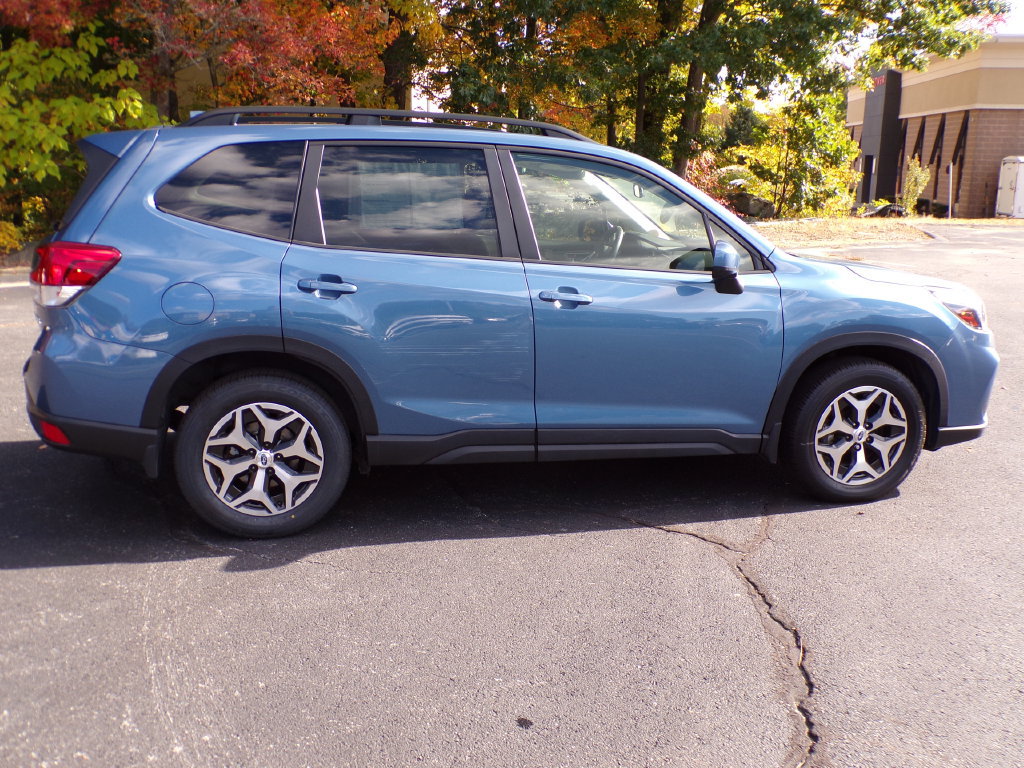 Used 2019 Subaru Forester Premium AWD/4WD image 6