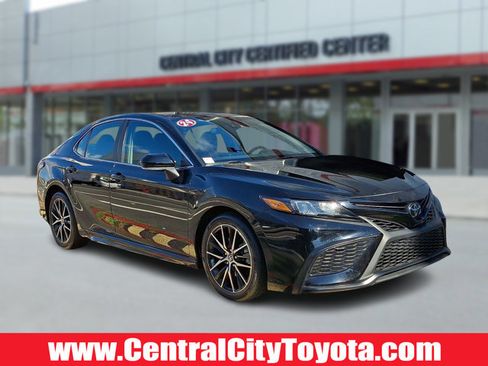 Used 2024 Toyota Camry SE FWD image 1