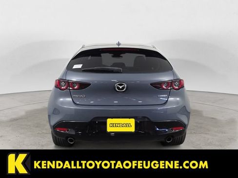 Used 2019 MAZDA MAZDA3 Hatchback w/ Premium Package FWD image 6