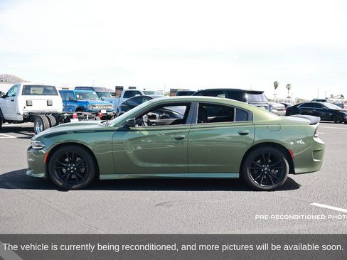 Used 2018 Dodge Charger SXT Plus w/ Blacktop Package image 2