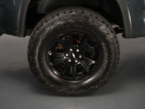 Used 2018 Chevrolet Colorado ZR2 w/ ZR2 Dusk Special Edition AWD/4WD image 25