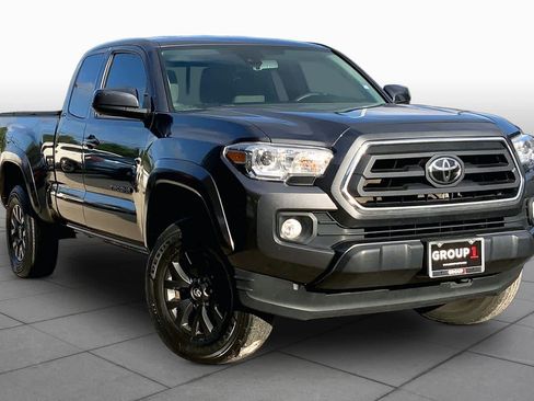 Used 2022 Toyota Tacoma SR5 AWD/4WD image 3