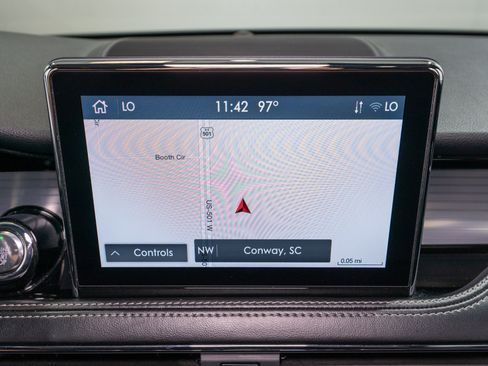 Used 2021 Lincoln Corsair AWD w/ Premium Package image 18