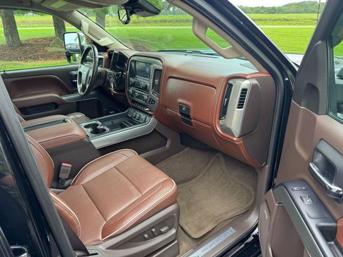 Used 2015 Chevrolet Silverado 2500 High Country w/ Duramax Plus Package AWD/4WD image 14