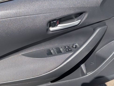 Used 2020 Toyota Corolla LE FWD image 13
