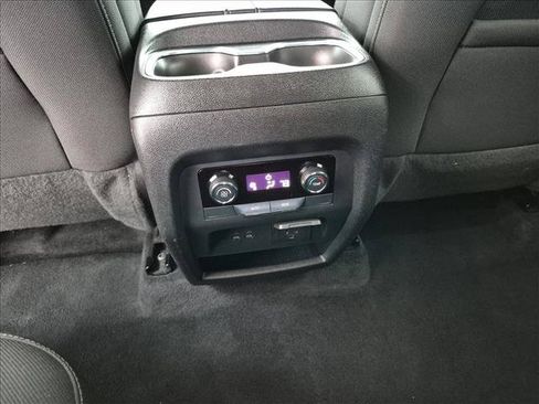 Used 2024 Chevrolet Traverse LT FWD image 18