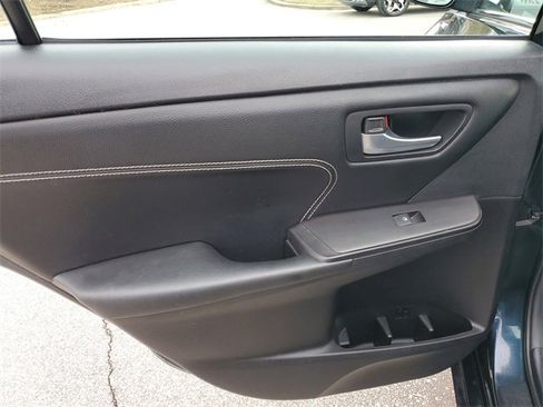 Used 2016 Toyota Camry XLE image 14