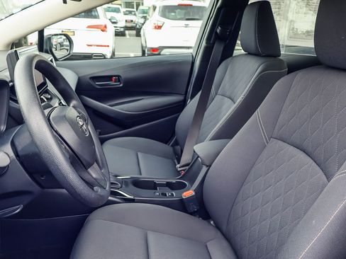 Used 2024 Toyota Corolla LE w/ LE Convenience Package FWD image 12